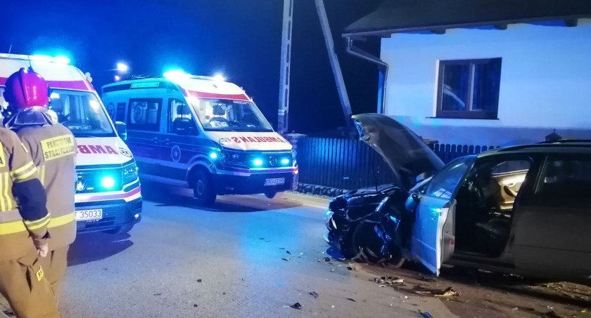 Młody motocyklista trafił do szpitala z ciężkimi obrażeniami