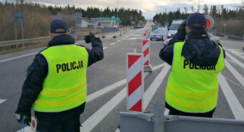 Policjanci zatrzymali trójkę młodych kierowców bez uprawnień