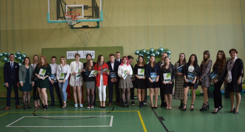 W ZSCKR pożegnano maturzystów