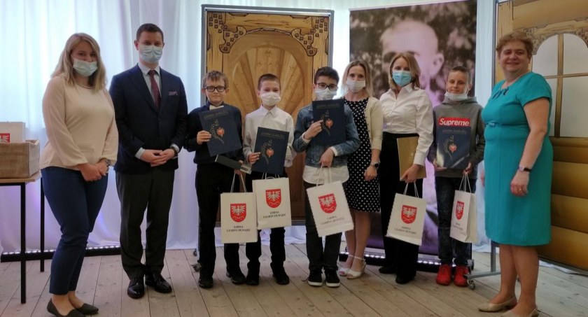 Niebawem poznamy mistrzów ortografii z gminy Czarny Dunajec - Ortolandia w Poczerwonem