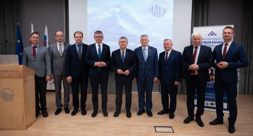 Marszałek województwa małopolskiego z wizytą w nowotarskiej siedzibie Euroregionu Tatry