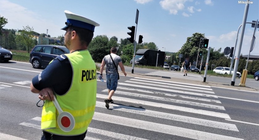 Więcej policjantów w rejonie przejść - „Niechronieni uczestnicy ruchu drogowego”