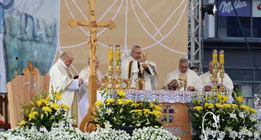 Uroczysta Msza Święta pod Wielką Krokwią w 25. rocznicę pielgrzymki Jana Pawła II do Zakopanego