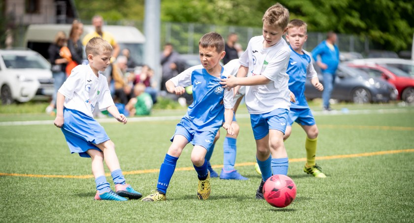 Bambini, skrzaty, żaki i orliki ba boisku - Wisła Cup w Czarnym Dunajcu