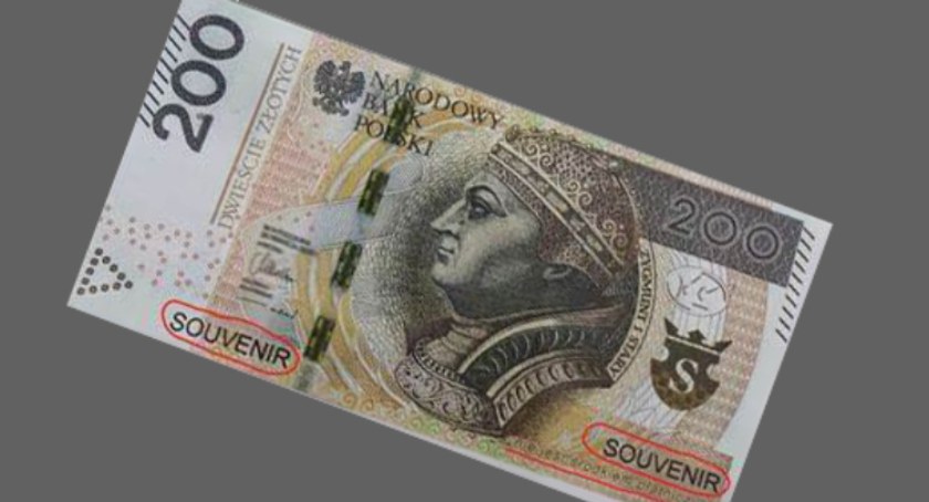 Płacili w sklepie w Jabłonce banknotem prezentowym - odpowiedzą za oszustwo