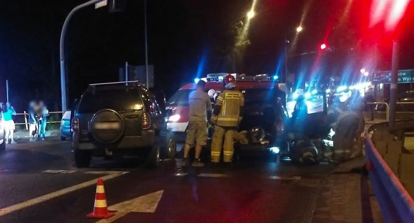 Dwoje dzieci poszkodowanych w zderzeniu samochodów na zakopiance