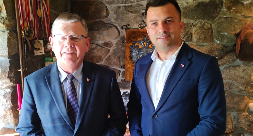 Marszałek Witold Kozłowski spotkał się z rodziną legendy polskiego kajakarstwa śp. Stefana Kapłaniaka
