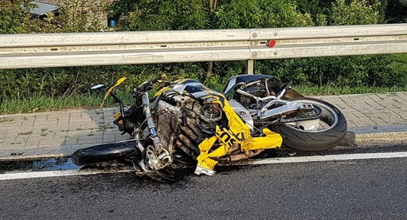 Motocyklista i pasażerka poważnie ranni podczas zderzenia na zakopiance