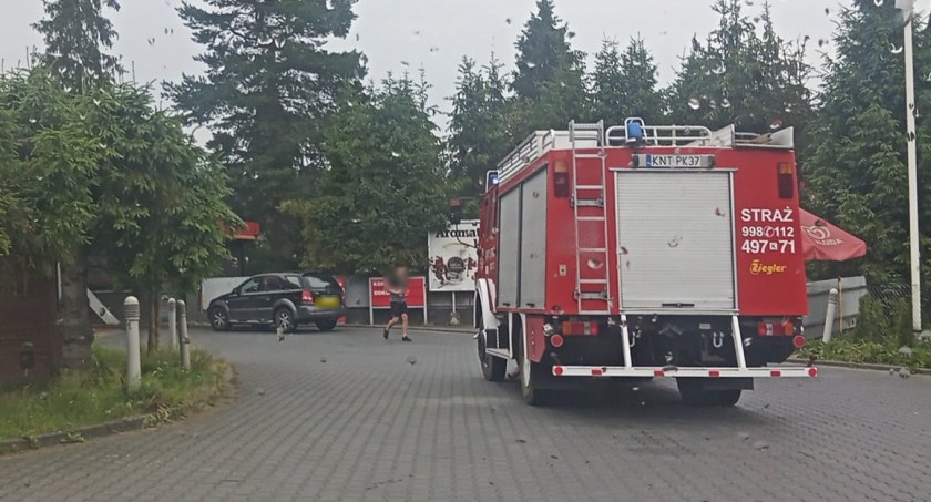 Akcja strażacka na stacji benzynowej