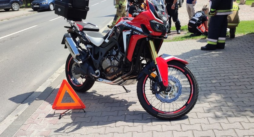 Zderzenie motocykla ze Skodą 