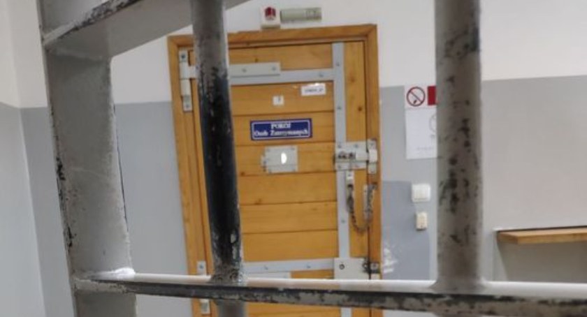 Ukradli 95 tys. zł, a teraz usłyszą też zarzuty za rozbój w Maniowach