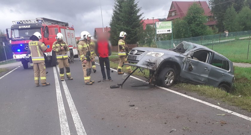 Straciła panowanie nad pojazdem, uderzyła w przepust i dachowała