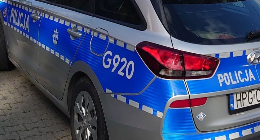 Jechał na motorowerze na podwójnym gazie