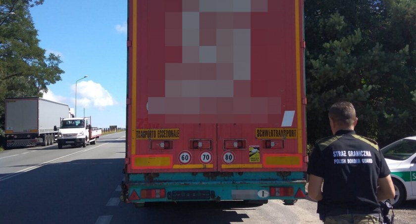 W Chyżnem ujawniono tablice rejestracyjne skradzione 16 lat temu 
