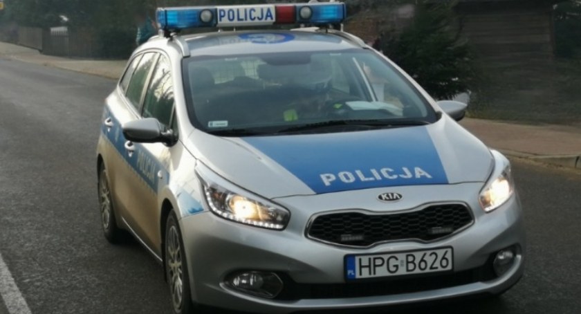 Będąc pod wpływem spowodował kolizję