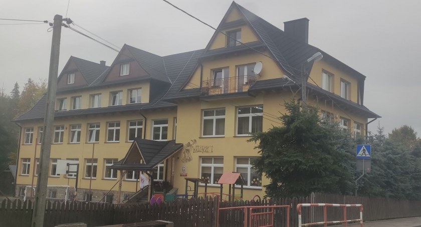 Informacja o ładunku wybuchowym przerwała zajęcia szkolne
