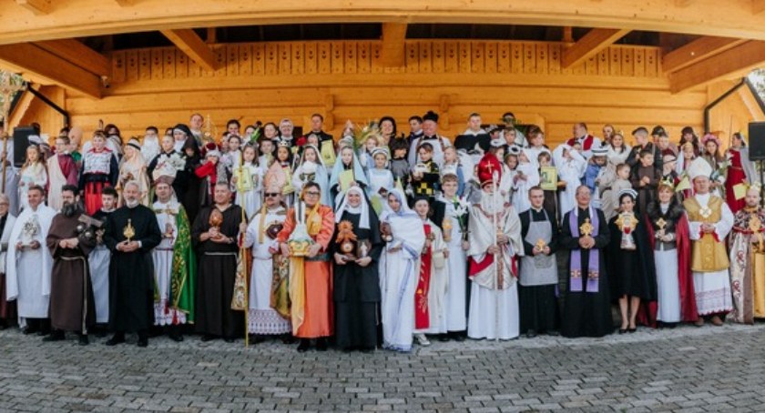 Ulicami Poronina przeszedł Korowód Świętych