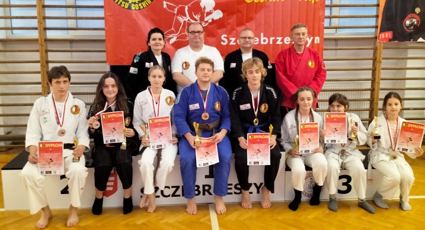 Podhalańscy wojownicy Jiu-Jiitsu z medalami  podczas Mistrzostw Polski w Kata w Szczebrzeszynie 