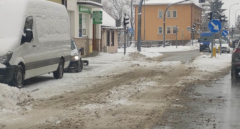 Do 5000 zł kary za wyrzucanie śniegu na drogę podczas odśnieżania 