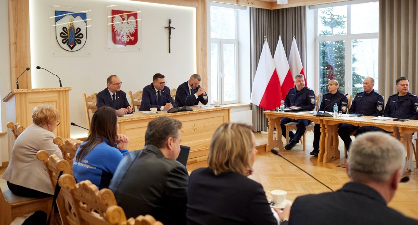 Przygotowania  służb do zimowych ferii 