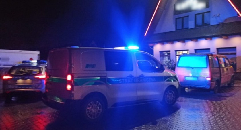 Kierowca był pod nadzorem policji za usiłowanie gwałtu, miał  2,14 promila alkoholu