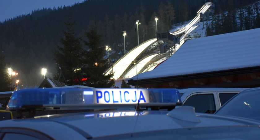 Tatrzańska policja podsumowuje zabezpieczenie zawodów Pucharu Świata w Skokach Narciarskich