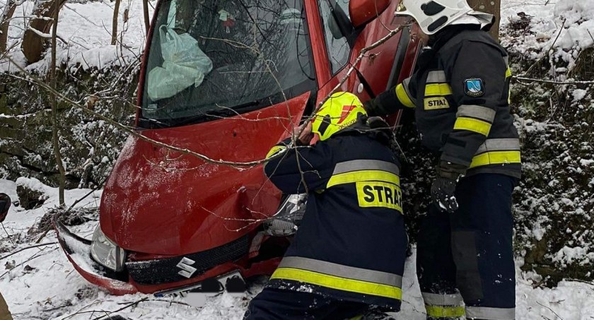 Ciężkie warunki na drogach przyczyną kolejnej kolizji