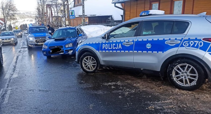 Zderzenie samochodów osobowych - powstały utrudnienia w ruchu samochodów