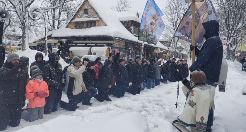 Śnieg im nie straszny - Męski Różaniec w Zakopanem