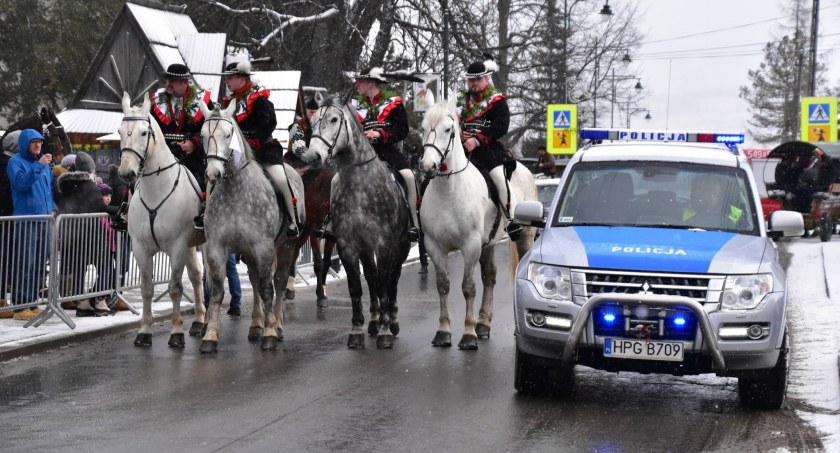 Policja ostrzega - mogą nastąpić utrudnienia w ruchu