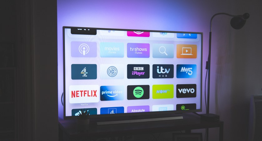 Szukasz nowego telewizora? Sprawdź, co oferuje technologia Mini LED!