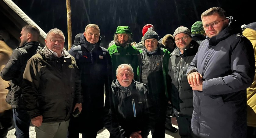 Góralski kulig prezydenta Andrzeja Dudy z dyplomatami całego świata 