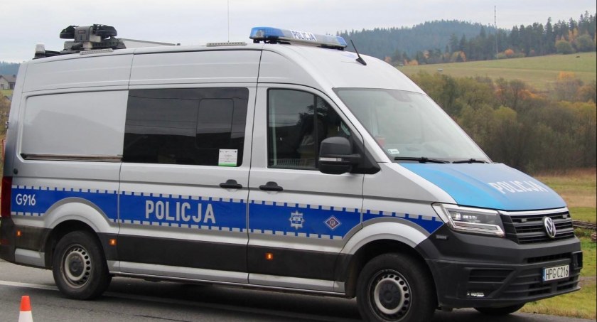 Policyjny pościg za 13 i 16-latkiem 