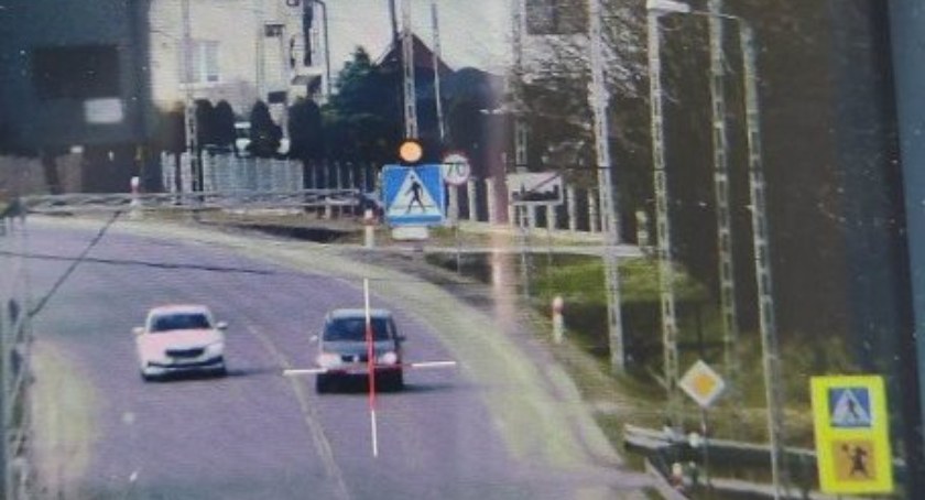 Wyprzedzał przed przejściem dla pieszych i przekroczył prędkość