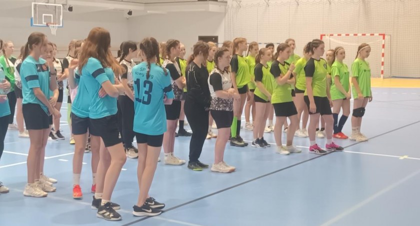 Rozegrano Igrzyska Młodzieży Szkolnej Ośrodka Sportowego Nowy Targ w piłce ręcznej dziewcząt.