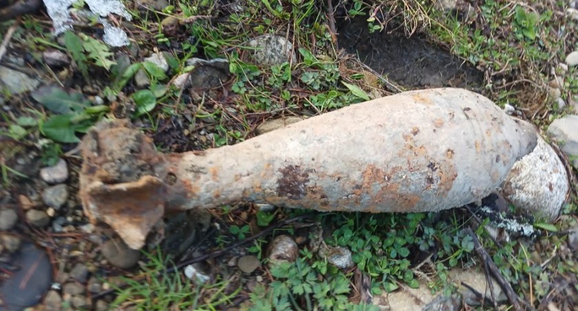 Niewybuch na działce w Harklowej – saperzy przeprowadzili skuteczną neutralizację