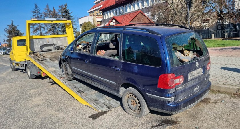 Wrak został usunięty - policja ustaliła właściciela