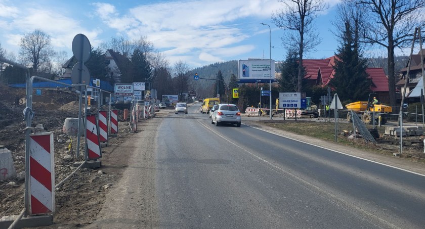 Ziemia osunęła się na budowie ronda na drodze krajowej w Zakopanem