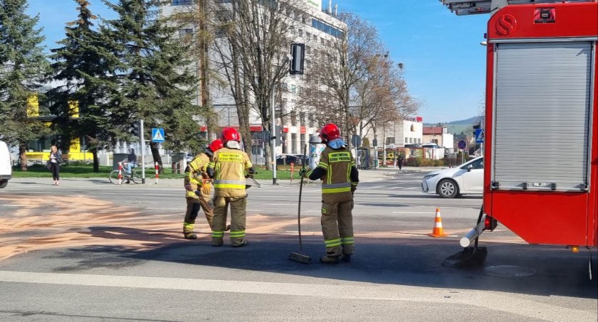 Wymuszenie pierwszeństwa na alejach