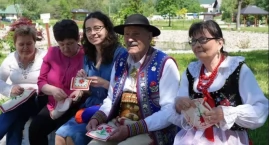 Od skrawka sukna do góralskich portek. W Krościenku nad Dunajcem uczą rzemiosła od podstaw