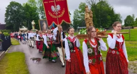 Tradycyjna procesja Bożego Ciała w Podczerwonem