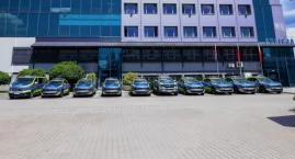 Nowe radiowozy i specjalistyczny sprzęt dla policjan&hellip;