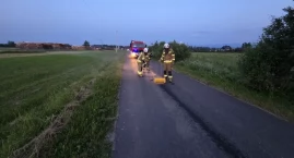 Zagrożenie na drodze w Podczerwonem obok cmentarza