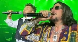 Wiralowy sukces zakończył się występem na scenie - A&hellip;