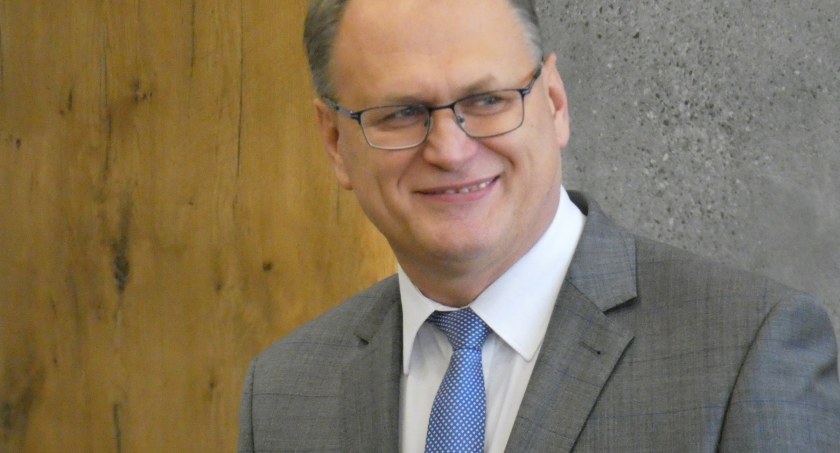 Nowak: Szkolne problemy. Koalicja Jarosławowi Ferencowi wyrwała się spod kontroli [Komentarz]
