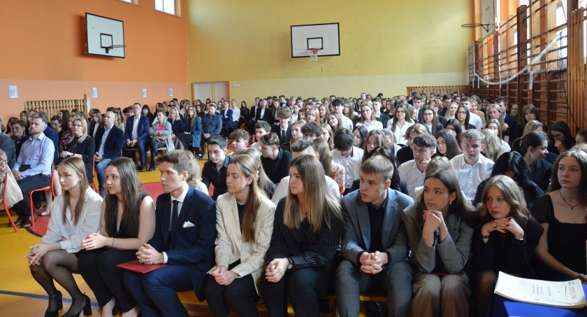 W czwartek początek matur. Na pierwszy ogień język polski. W piątek język obcy, w poniedziałek matematyka