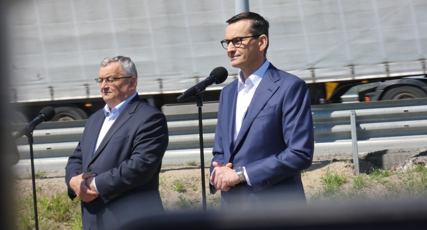 Otwarcie A1 Kamieńsk - Piotrków Trybunalski. Premier Mateusz Morawiecki: - Droga z północy na południe była koszmarem