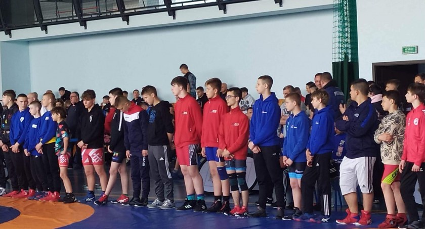 Zawodnicy Zapaśniczego Klubu Sportowego Radomsko walczyli na matach. Najwyżej sklasyfikowany Miłosz Trzeciak