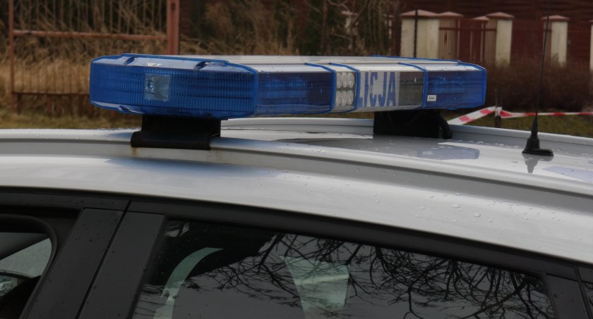 59-latka bez prawa jazdy zatrzymana w Kamieńsku. Prowadziła forda focusa. Teraz stanie przed sądem