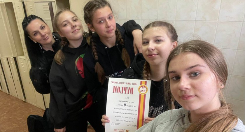 Półfinał Mistrzostw Województwa Łódzkiego w Koszykówce 3x3 Dziewcząt. Na drugim stopniu podium stanęły uczennice I LO